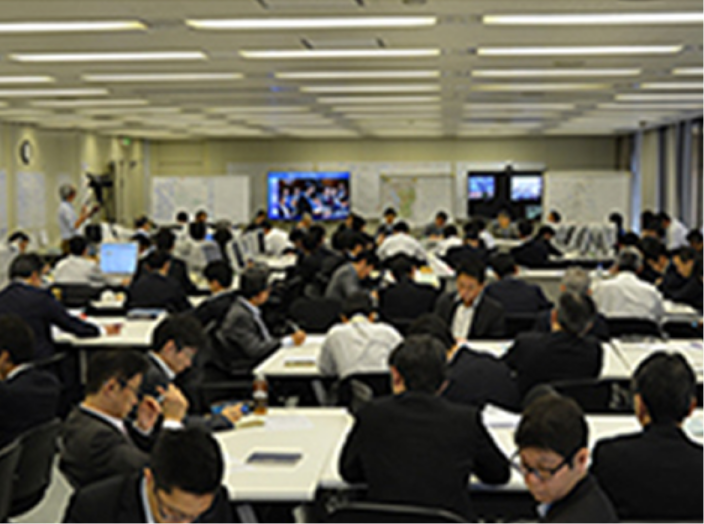 臨時オフィスを現地に立ち上げ